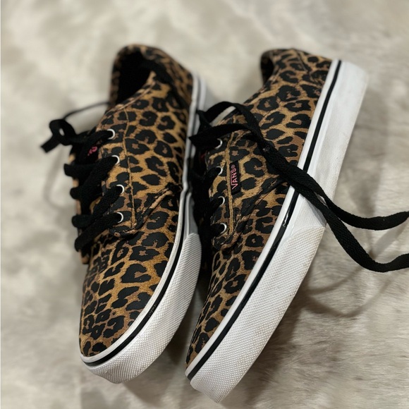 Vans sz 4. Kids good condition leopard - Picture 2 of 4